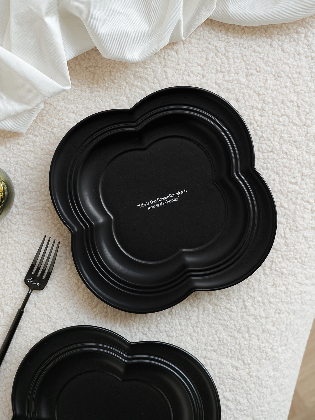 9" Dinner Plates, Premium Glossy Black Ceramic. Suitable for dessert, salad, appetizer, small lunch, breakfast, steak. Dishwasher and microwave safe. Ideal for Michelin-level presentation.