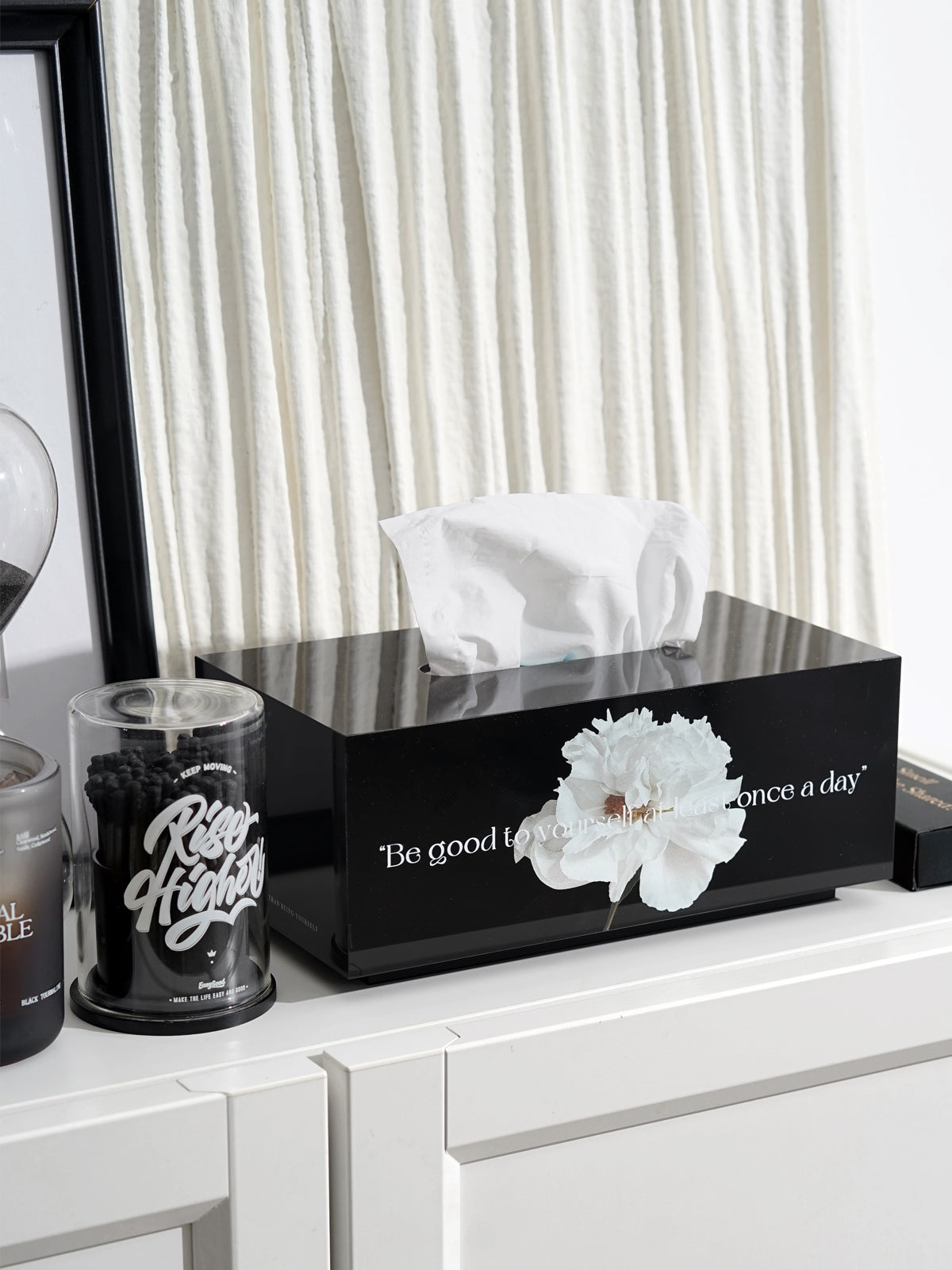 Acrylic tissue box with flower patterns: An elegant storage solution