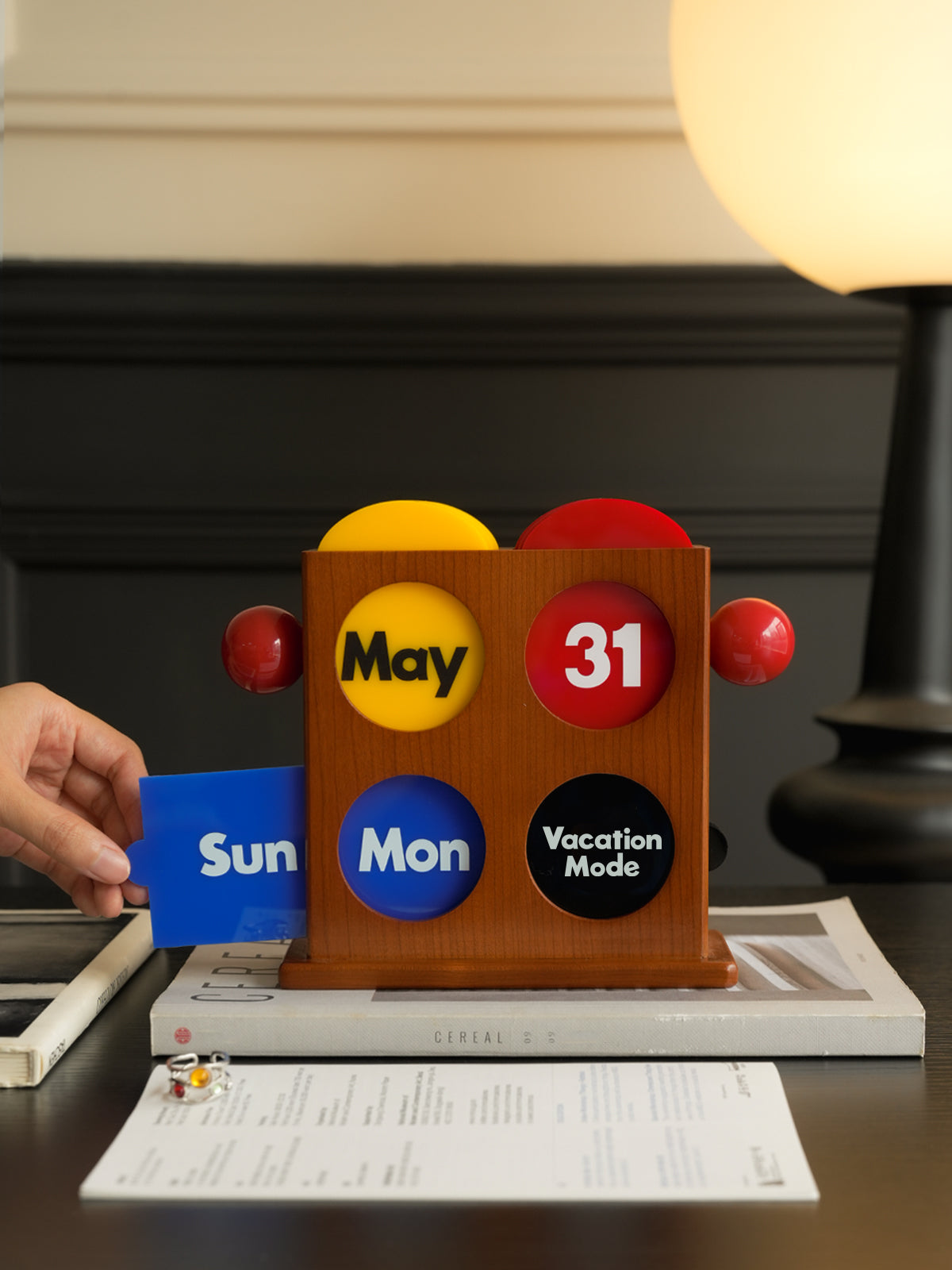 Perpetual Calendar Desk Wood Stand with Acrylic Cards – Bauhaus-Inspired Home & Office Decor, Modern Minimalist Design, Perfect for Gifting, Christmas & New Year, Living Room, Bedroom, Desk, Home Office Use