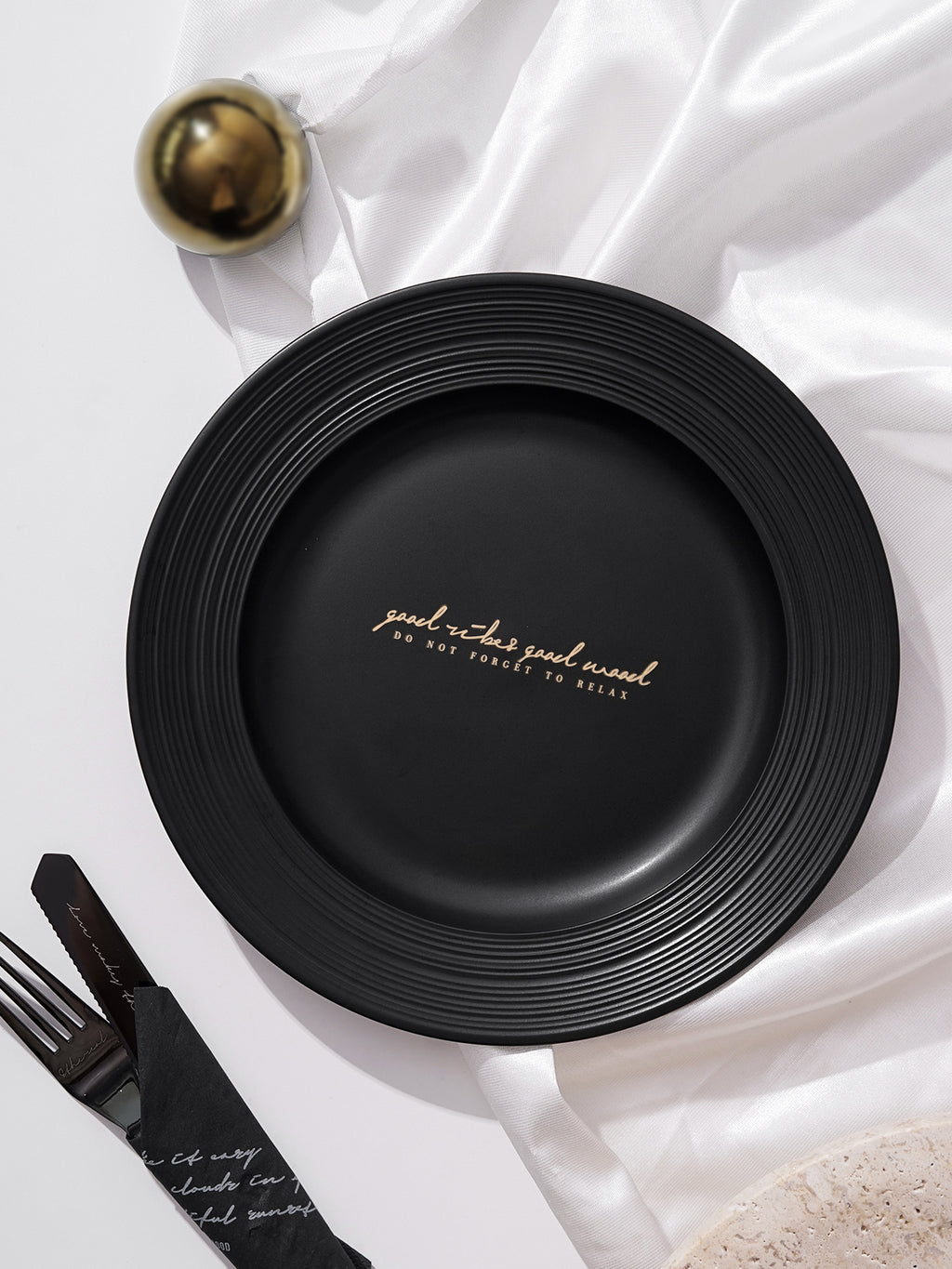 8.4" Dinner Plates with Relief Patterns, For Dessert, Salad, Appetizer, Small Lunch, Breakfast,Steak, Stylish Matte Black Ceramic Plates, Dishwasher and Microwave Safe