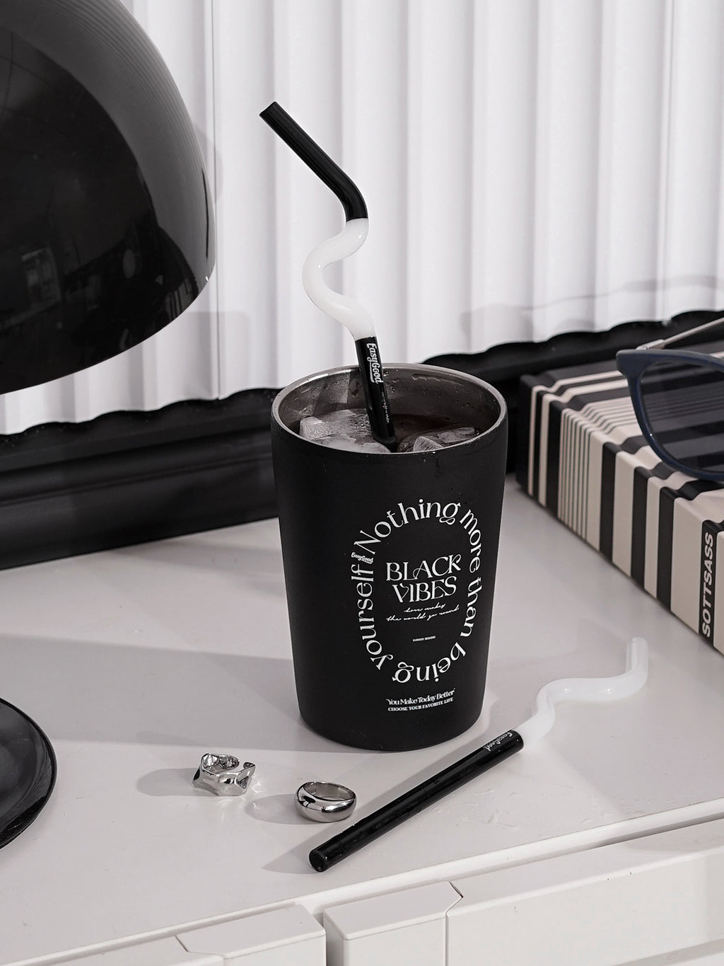 Reusable Bent Glass Straw, High Borosilicate Glass Straw for Adults and Kids, Suitable for Smoothies, Milk, Water, Juice, and Coffee