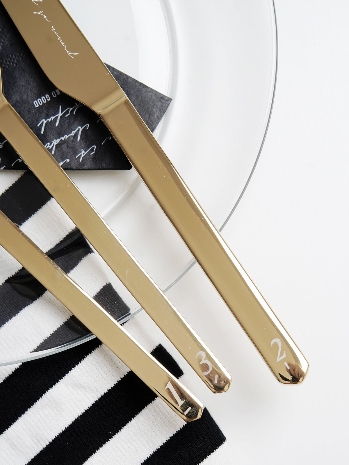 Unique & Beautiful Flatware Set - Golden Polished Stainless Steel Utensils Service For 3, with Dinner Knife, Dinner Spoon, Dinner Fork, 3 Piece Place Setting