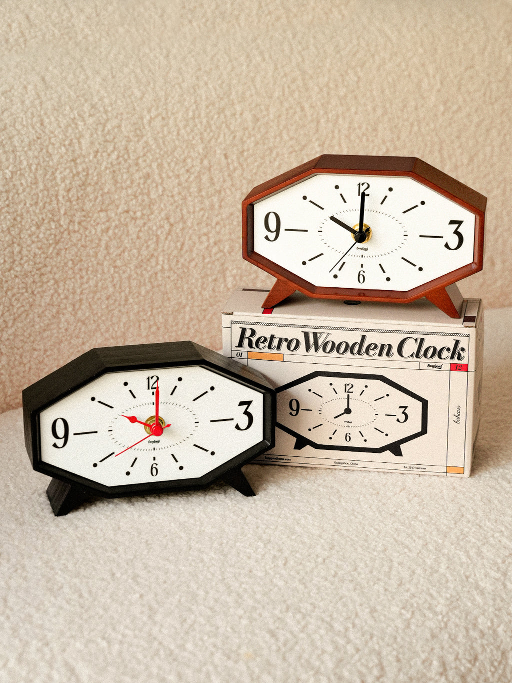 Retro Solid Wood Desktop Clock Vintage-Style Decorative Item for Home Decor