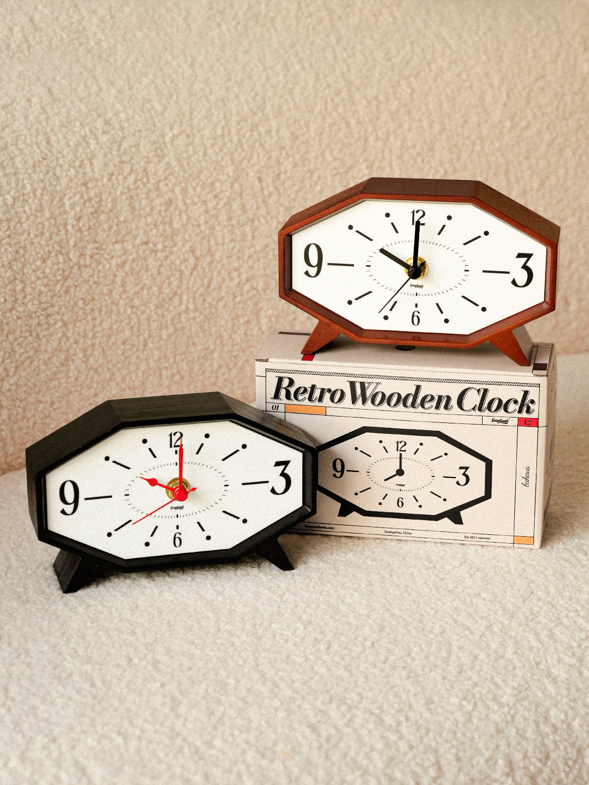Retro Solid Wood Desktop Clock Vintage-Style Decorative Item for Home Decor