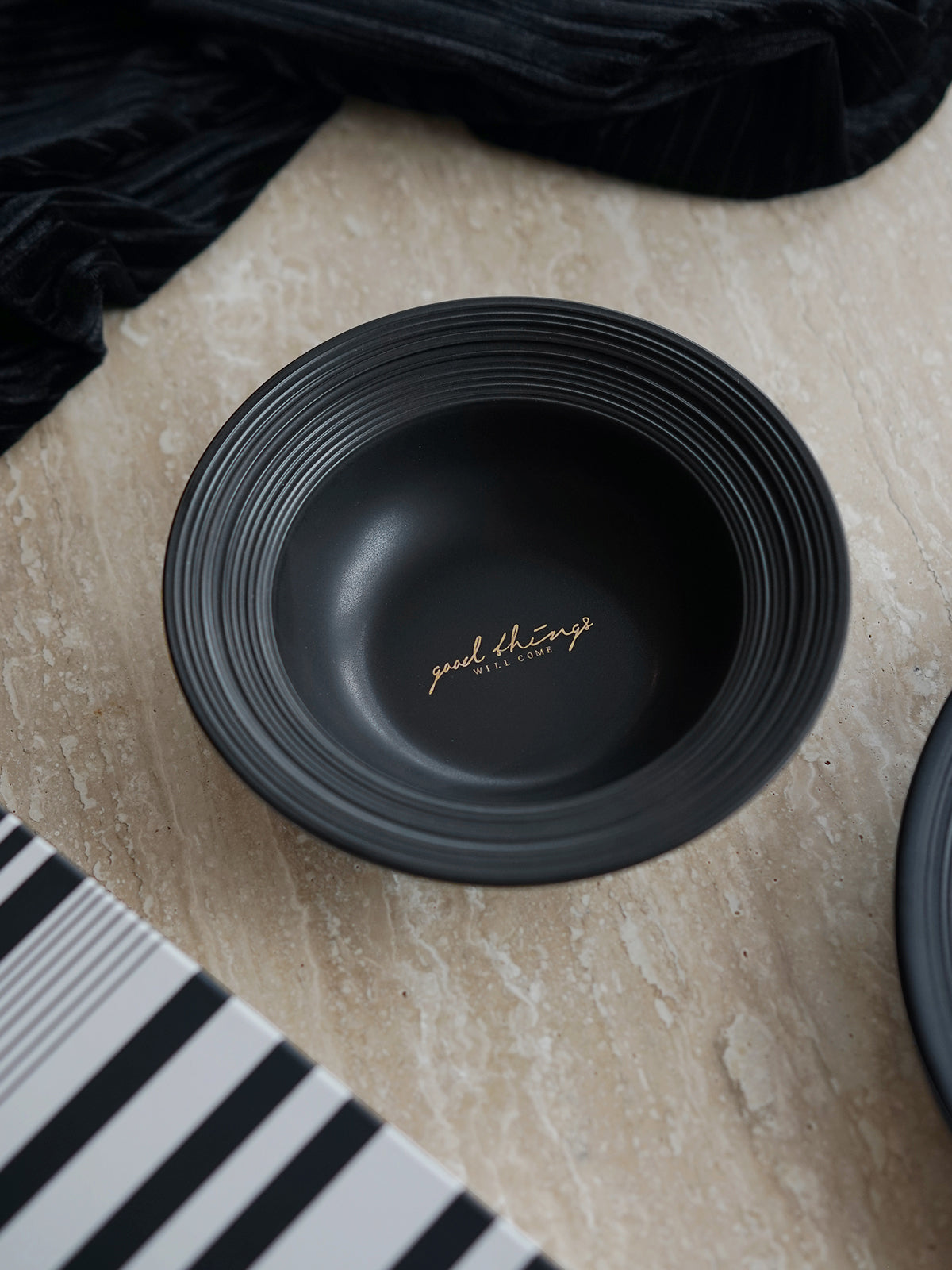 Matte Relief Ceramic Series, featuring soup plates, dinner plates, rice bowls, and soup bowls. Suitable for salads, desserts, steaks, pasta, and main courses. Dishwasher and microwave safe.