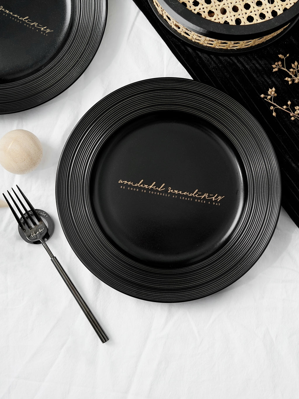 10" Dinner Plates with Relief Patterns, For Dessert, Salad, Appetizer, Small Lunch, Breakfast,Steak,Stylish Matte Black Ceramic Plates, Dishwasher and Microwave Safe