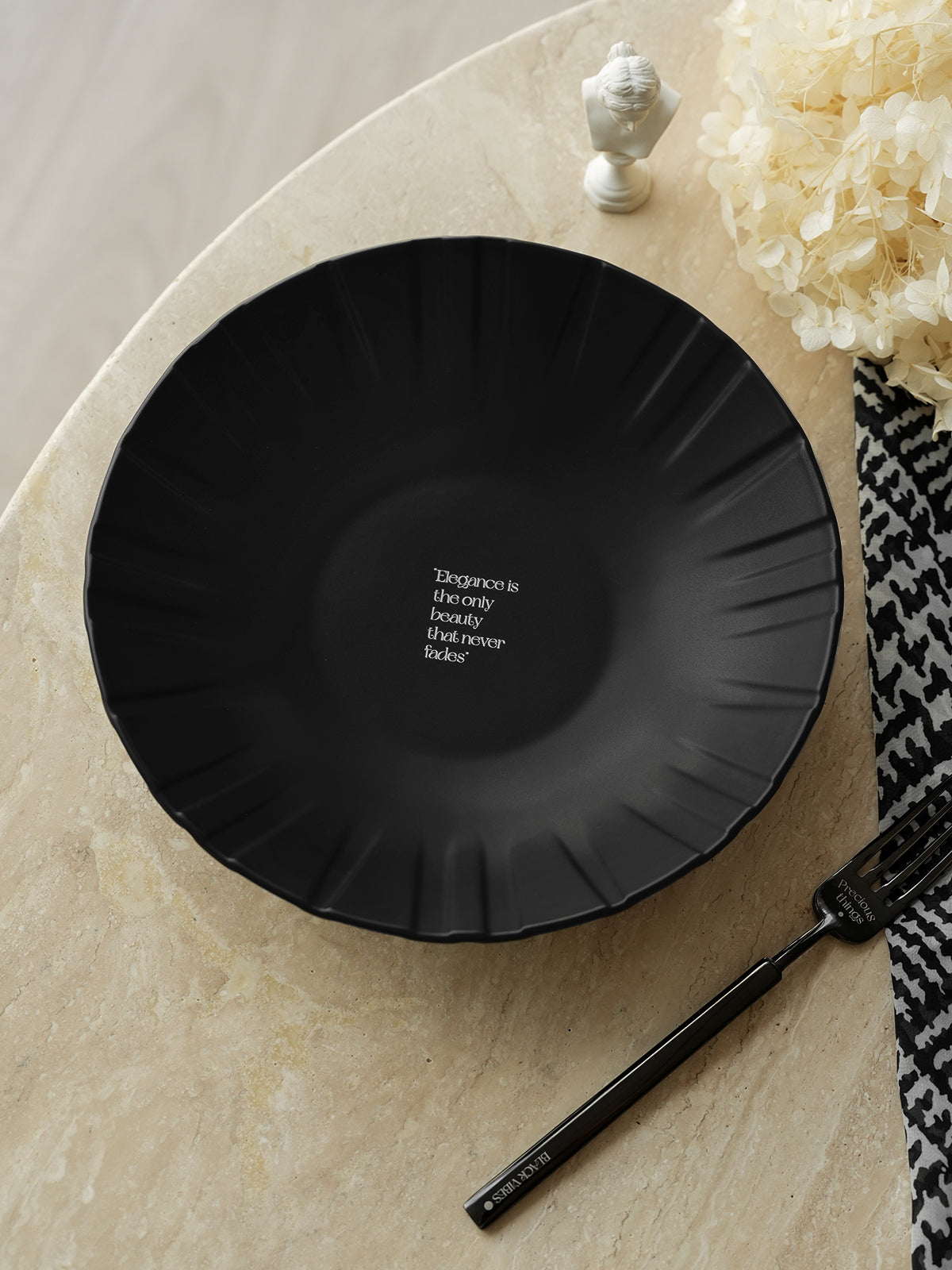 9.2" Dinner Plates, Premium Glossy Black Ceramic. Suitable for dessert, salad, breakfast, pasta, and main courses. Dishwasher and microwave safe.Ideal for Michelin-level presentation.