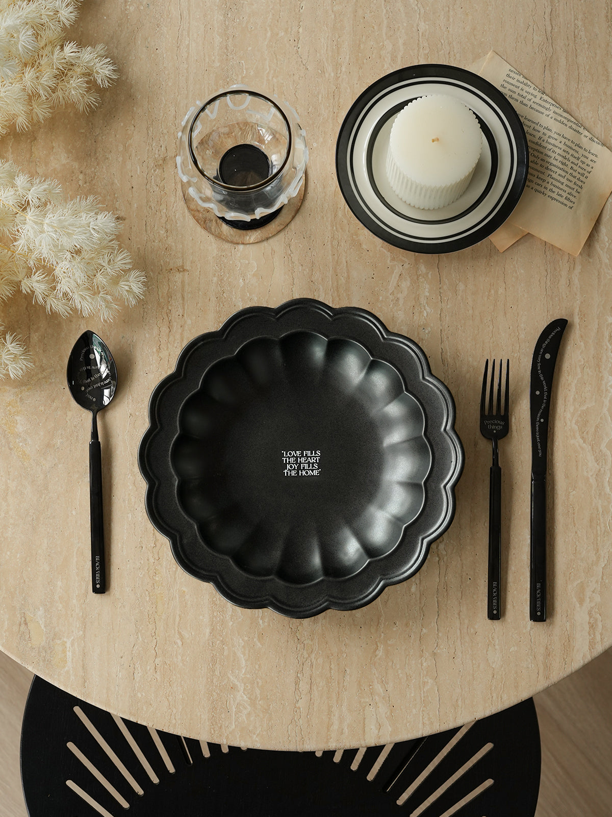9.6" Dinner Plates, Premium Glossy Black Ceramic. Suitable for dessert, salad, breakfast, pasta, and main courses. Dishwasher and microwave safe.Ideal for Michelin-level presentation.