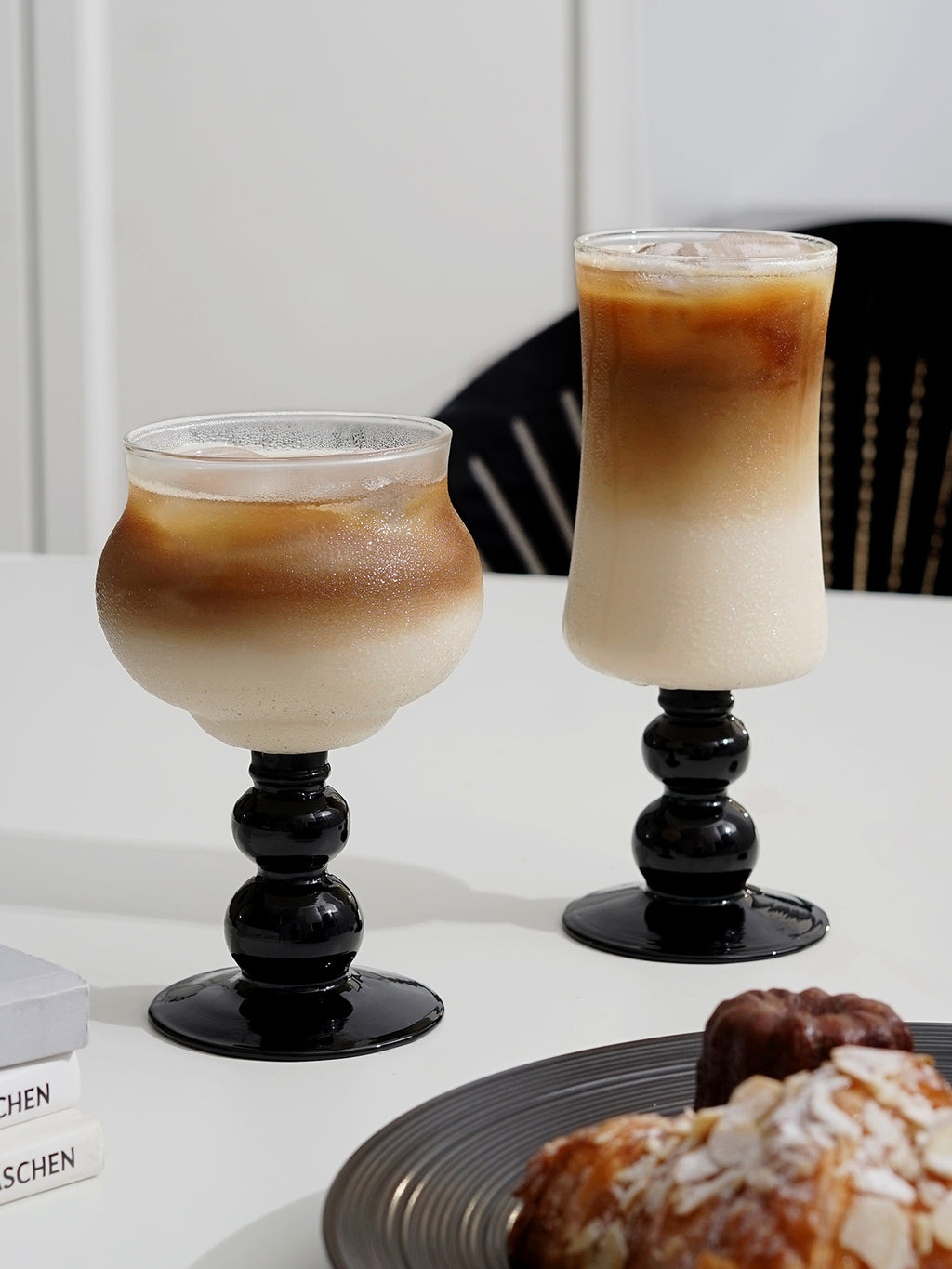 Elegant Stemmed Glass Cup: Heat-Resistant for Coffee, Wine, Milk & Juice 400ml