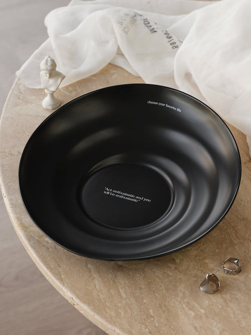 10" Dinner Plates, Premium Glossy Black Ceramic. Suitable for dessert, salad, breakfast, pasta, and main courses. Dishwasher and microwave safe.Ideal for Michelin-level presentation.