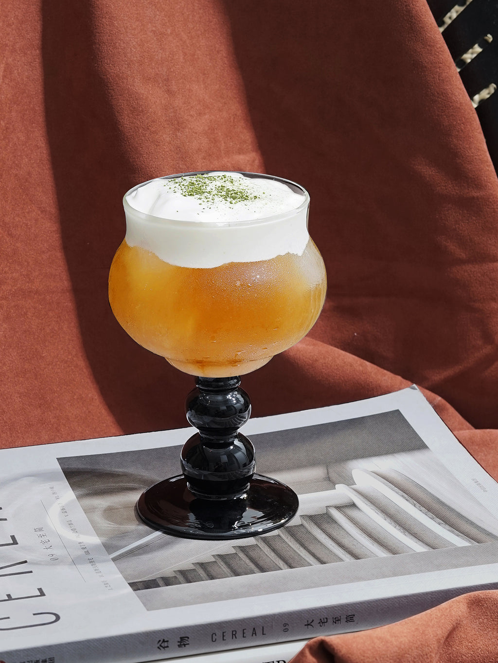 Elegant Stemmed Glass Cup: Heat-Resistant for Coffee, Wine, Milk & Juice 400ml