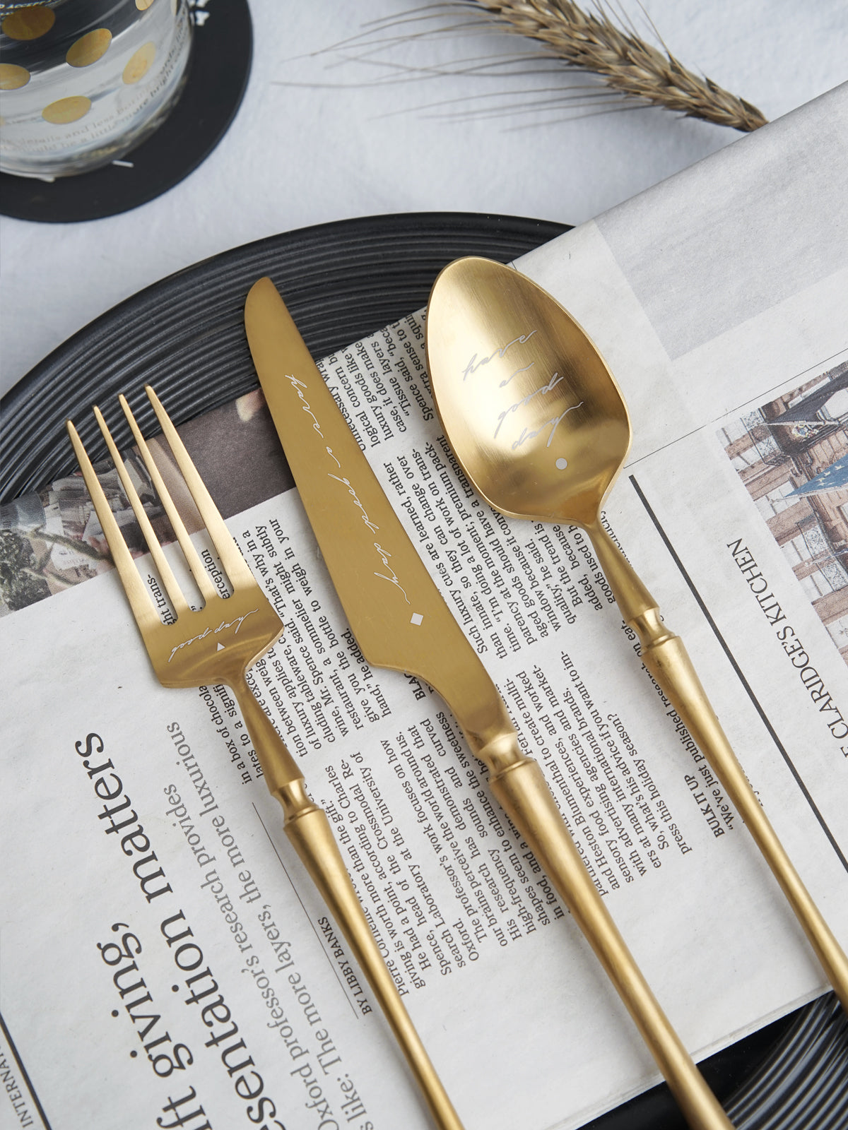 Unique & Beautiful Flatware Set Black Utensils Service For 5 with Dessert Fork,Dessert Spoon, Knife, Spoon, Dinner Fork，Stainless Steel Flatware, 5 Piece Place Setting
