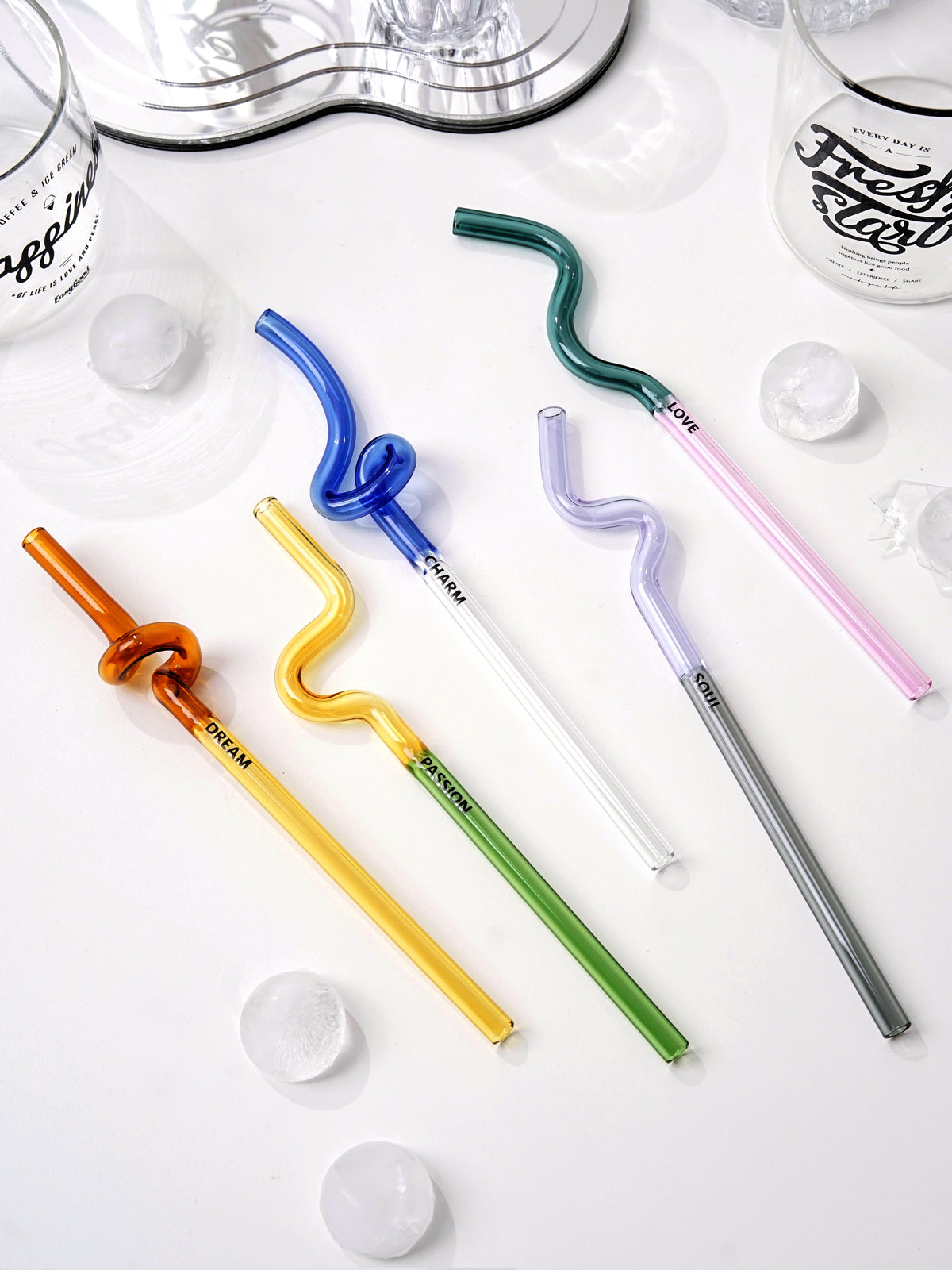 Reusable Bent Glass Straw, Colorful Borosilicate Glass Straw for Adults and Kids, Suitable for Smoothies, Milk, Water, Juice, and Coffee