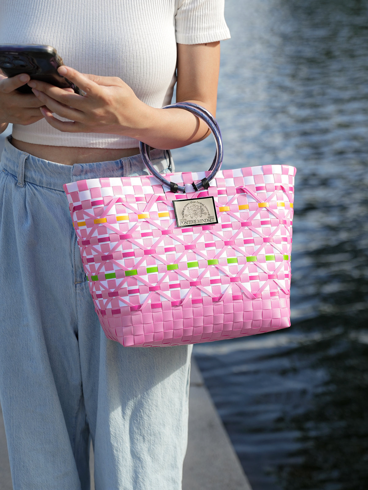 Handwoven Acrylic Tote Basket，Perfect for Market & Beach