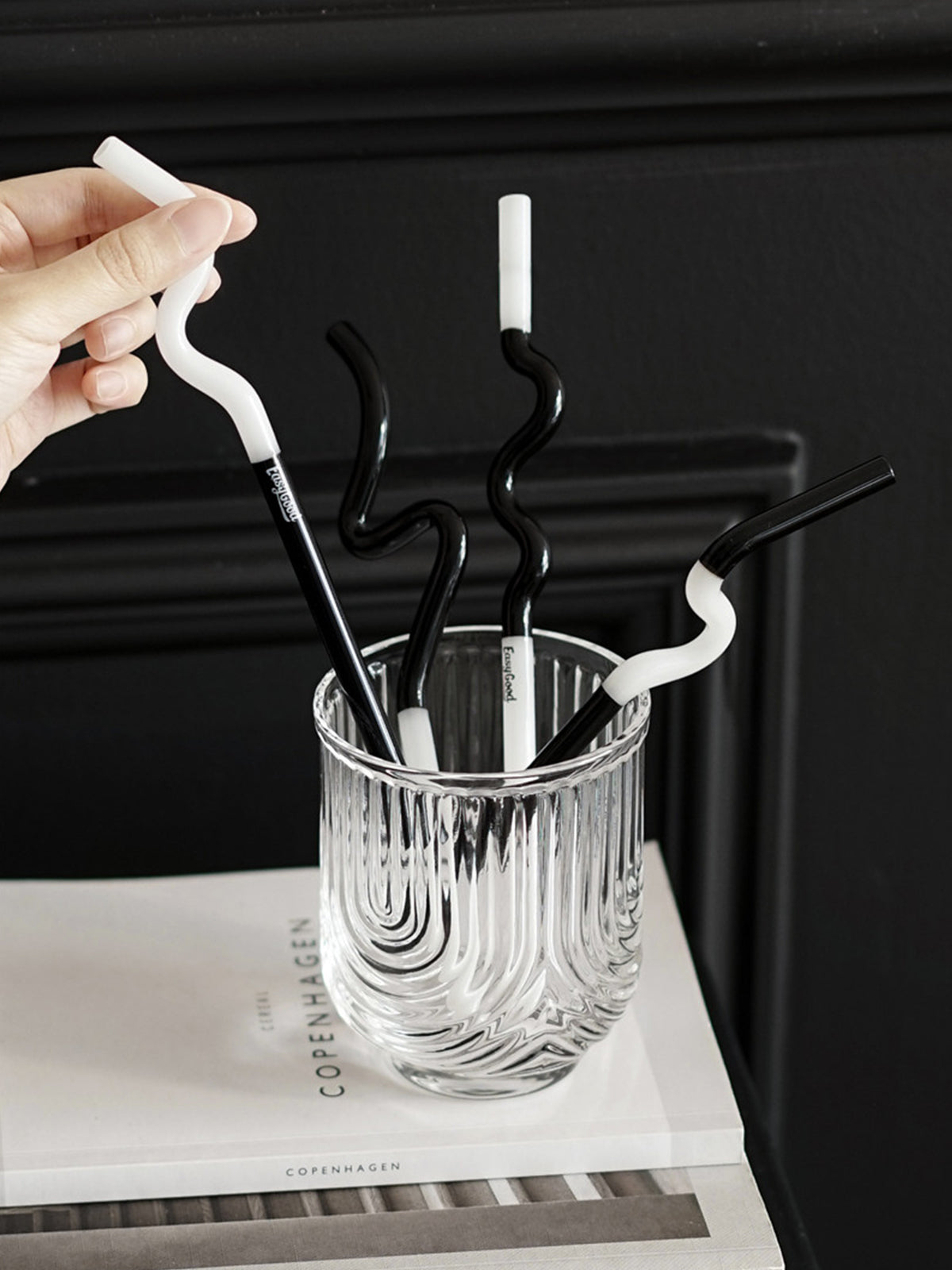 Reusable Bent Glass Straw, High Borosilicate Glass Straw for Adults and Kids, Suitable for Smoothies, Milk, Water, Juice, and Coffee