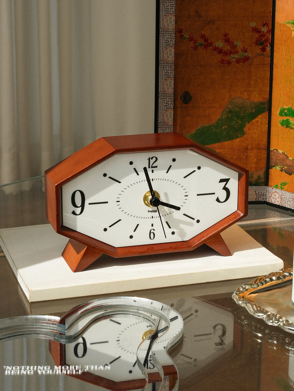 Retro Solid Wood Desktop Clock Vintage-Style Decorative Item for Home Decor