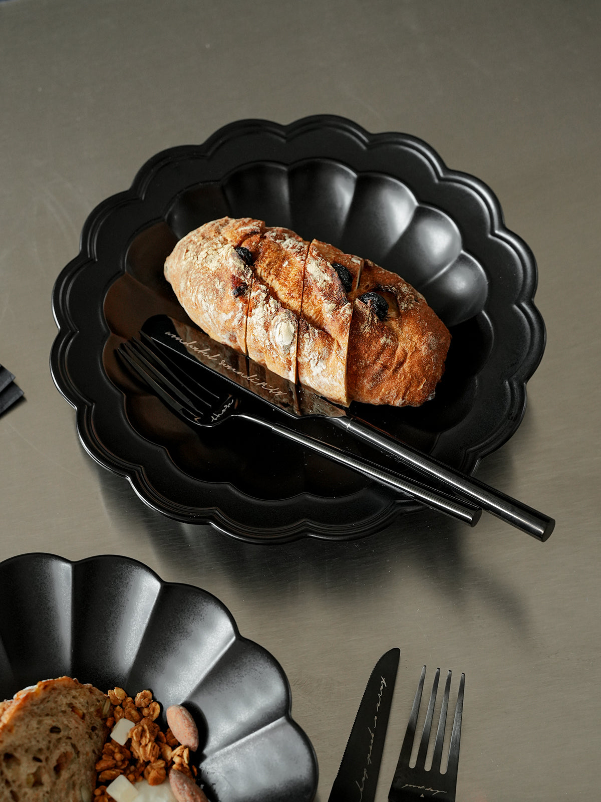 9.6" Dinner Plates, Premium Glossy Black Ceramic. Suitable for dessert, salad, breakfast, pasta, and main courses. Dishwasher and microwave safe.Ideal for Michelin-level presentation.