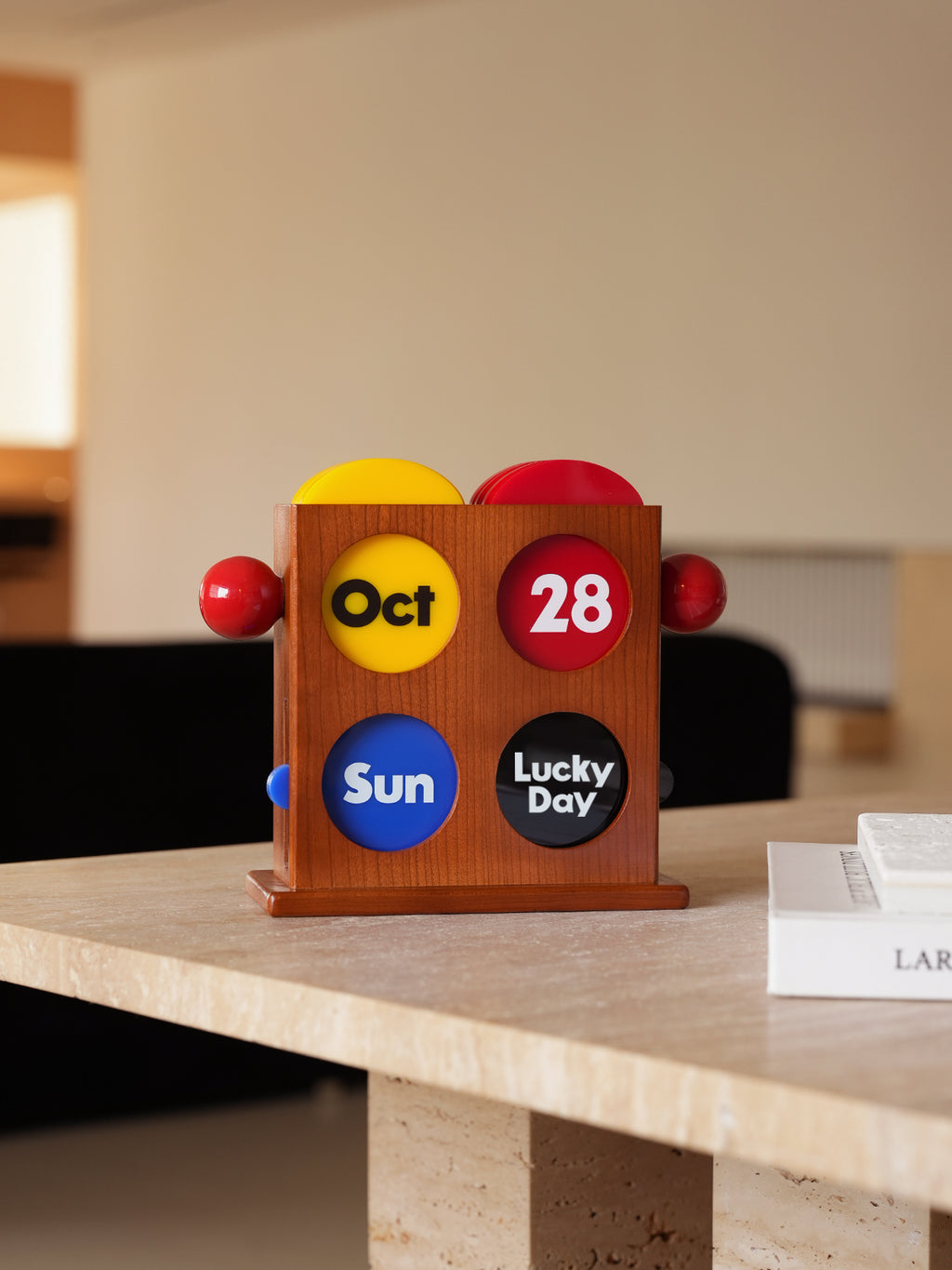 Perpetual Calendar Desk Wood Stand with Acrylic Cards – Bauhaus-Inspired Home & Office Decor, Modern Minimalist Design, Perfect for Gifting, Christmas & New Year, Living Room, Bedroom, Desk, Home Office Use