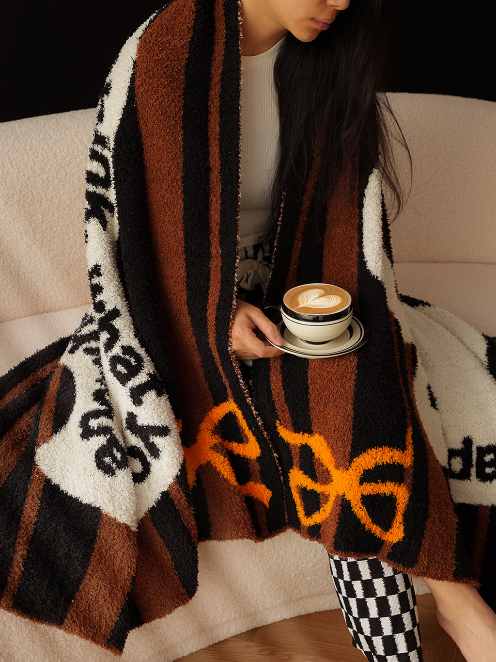 Cute Throw Blanket: Super Soft & Fluffy Polyester with Geometric Pattern – Perfect for Couch, Bed & Sofa