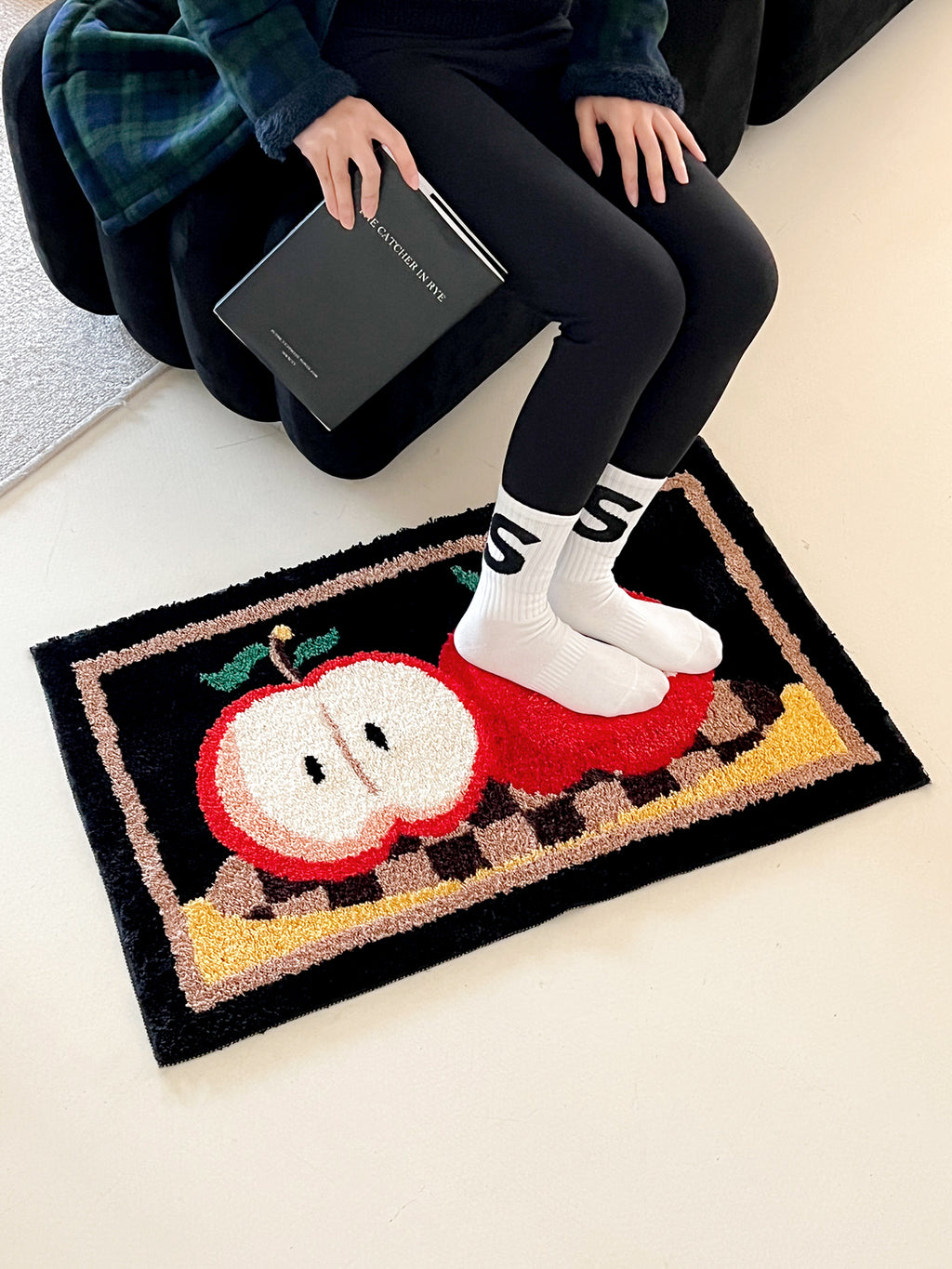 Cute and Cozy Rug: Ideal for a Lovely Home Decor