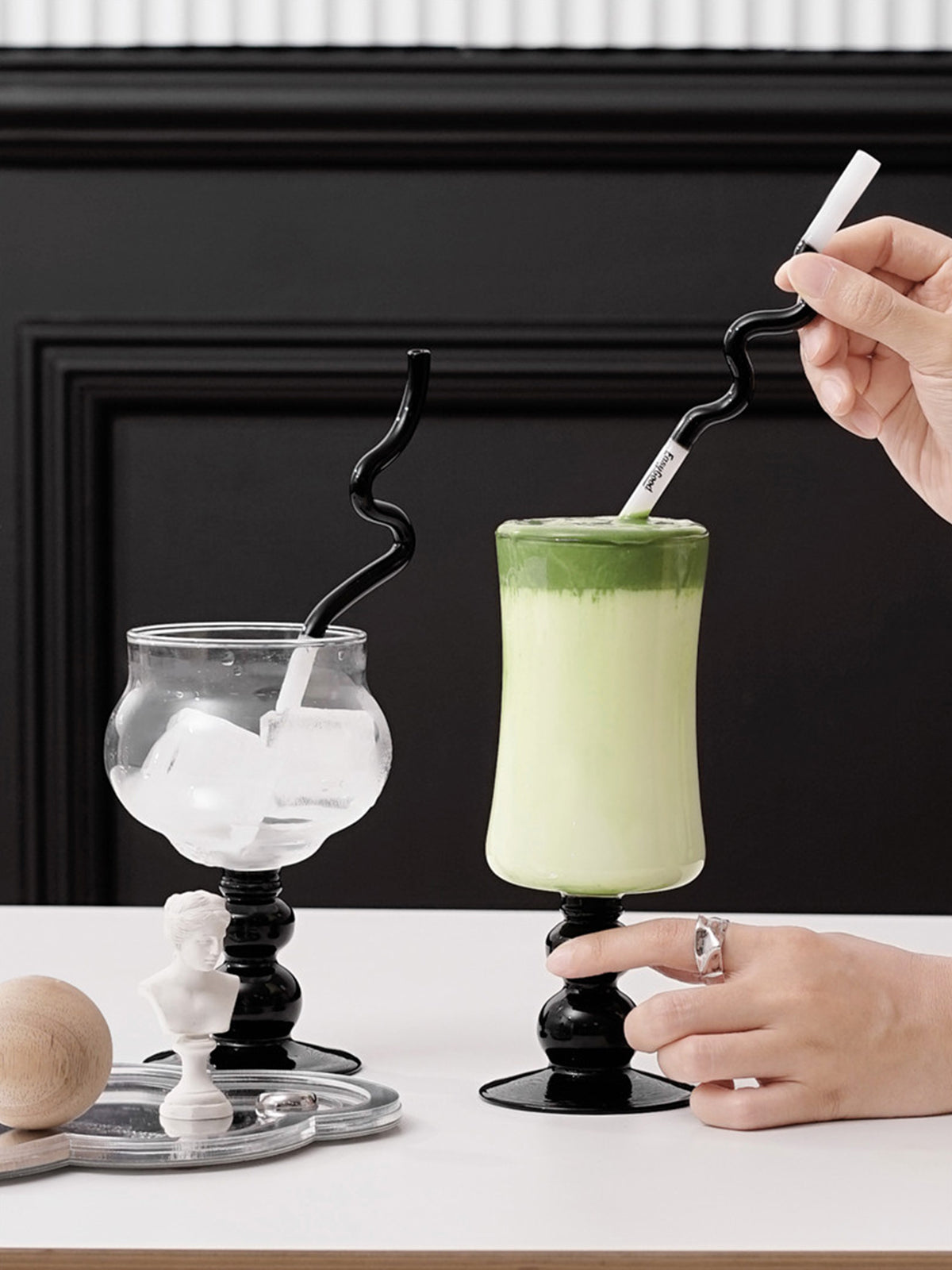 Reusable Bent Glass Straw, High Borosilicate Glass Straw for Adults and Kids, Suitable for Smoothies, Milk, Water, Juice, and Coffee