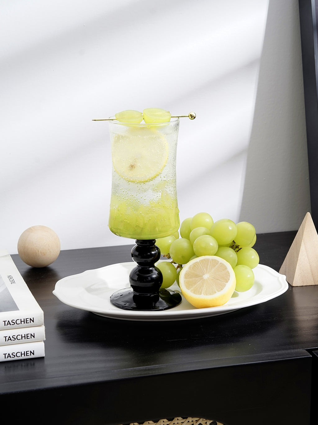 Elegant Stemmed Glass Cup: Heat-Resistant for Coffee, Wine, Milk & Juice 400ml