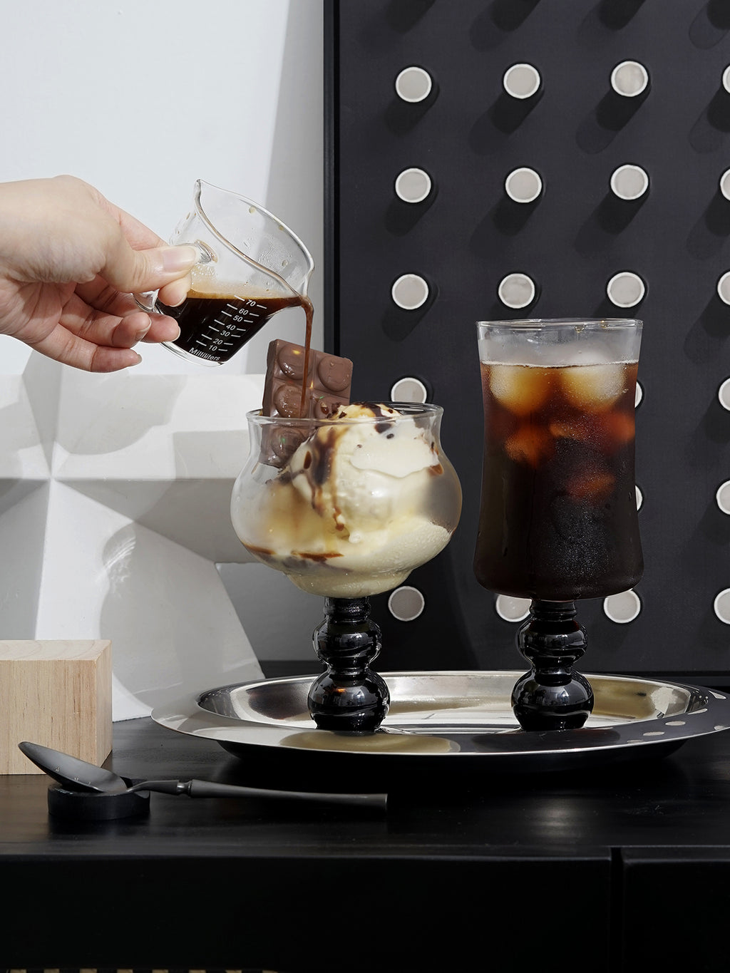 Elegant Stemmed Glass Cup: Heat-Resistant for Coffee, Wine, Milk & Juice 400ml