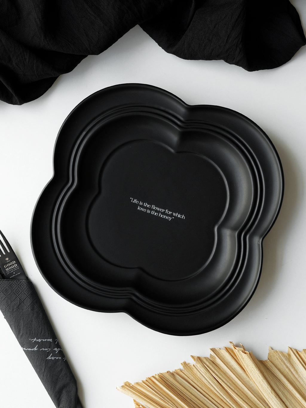 9" Dinner Plates, Premium Glossy Black Ceramic. Suitable for dessert, salad, appetizer, small lunch, breakfast, steak. Dishwasher and microwave safe. Ideal for Michelin-level presentation.