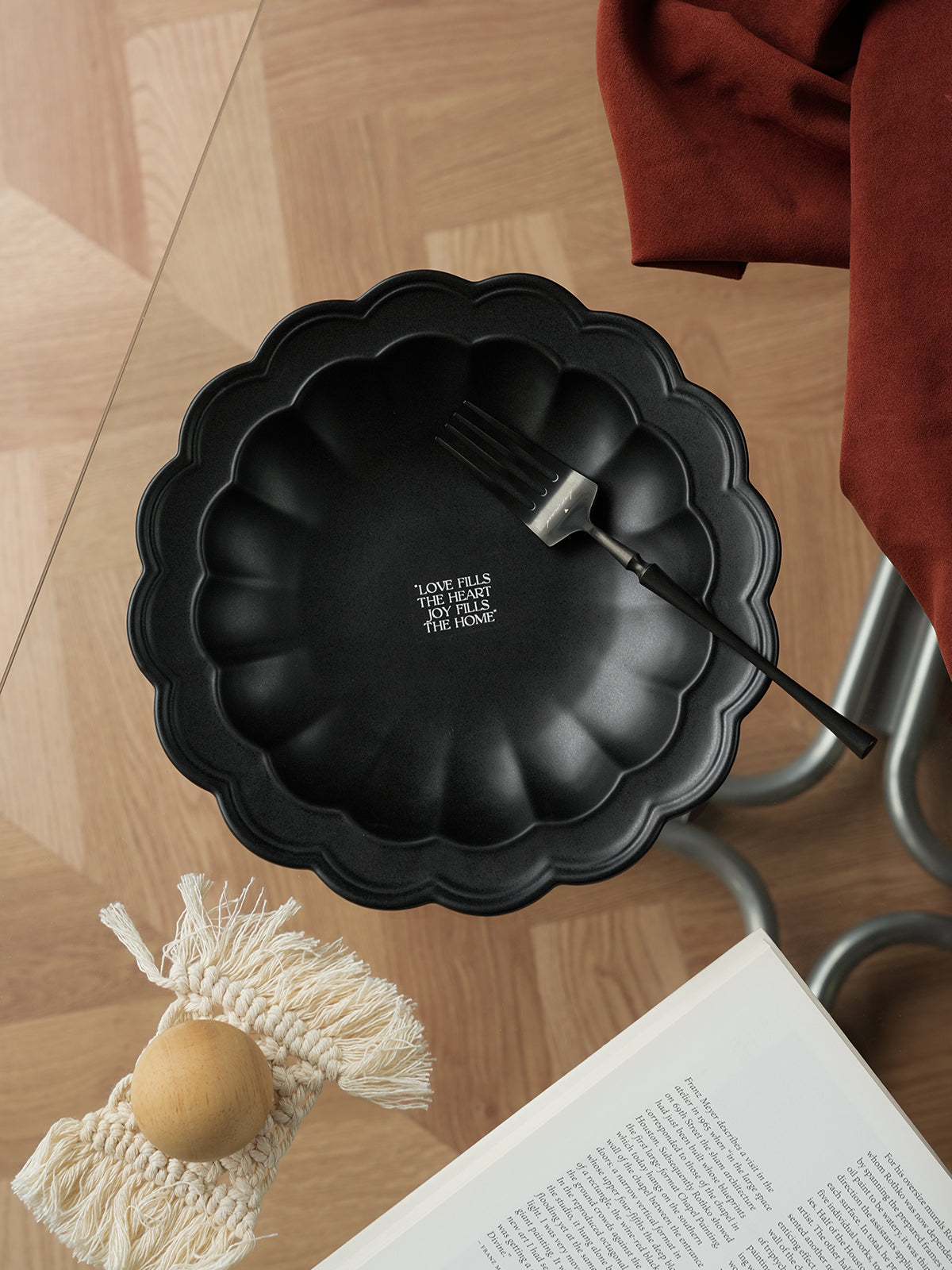 9.6" Dinner Plates, Premium Glossy Black Ceramic. Suitable for dessert, salad, breakfast, pasta, and main courses. Dishwasher and microwave safe.Ideal for Michelin-level presentation.