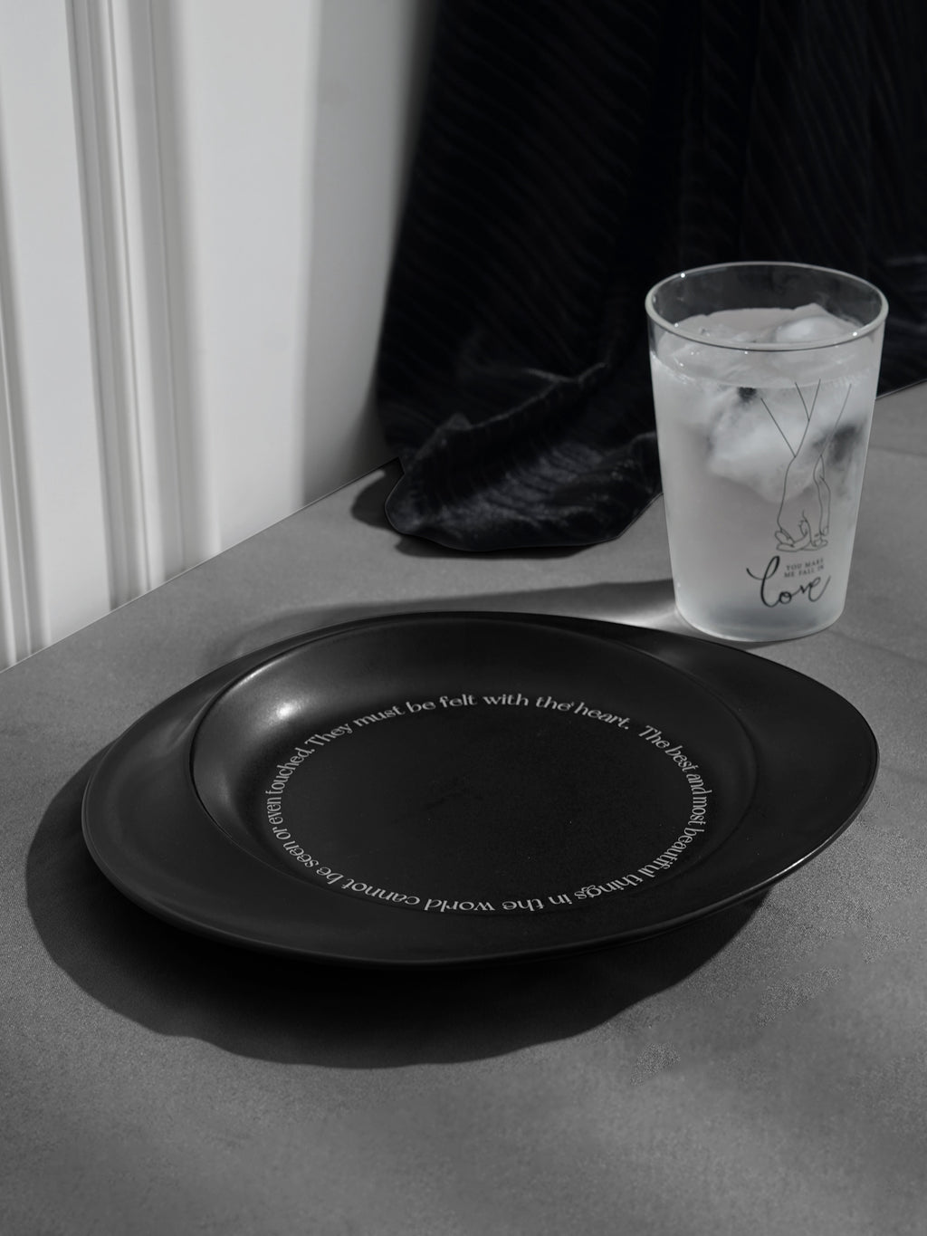 10" Dinner Plates, Premium Glossy Black Ceramic. Suitable for dessert, salad, appetizer, small lunch, breakfast, steak. Dishwasher and microwave safe. Ideal for Michelin-level presentation.