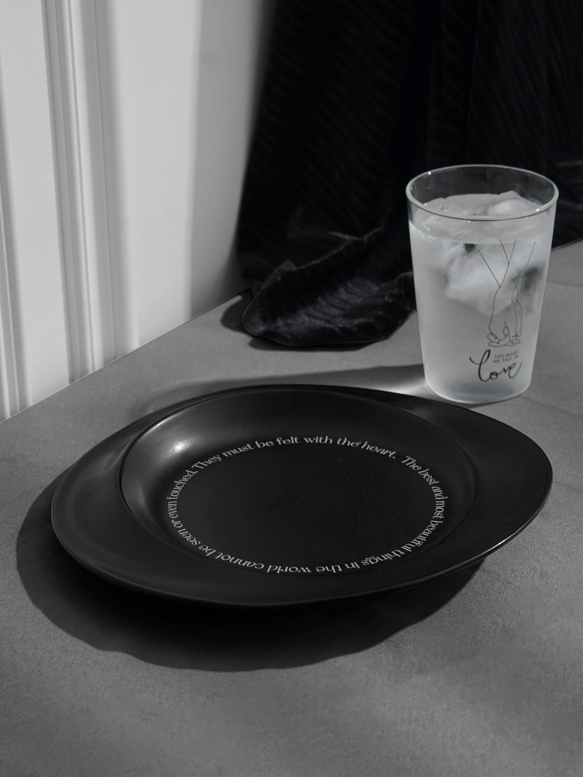 10" Dinner Plates, Premium Glossy Black Ceramic. Suitable for dessert, salad, appetizer, small lunch, breakfast, steak. Dishwasher and microwave safe. Ideal for Michelin-level presentation.