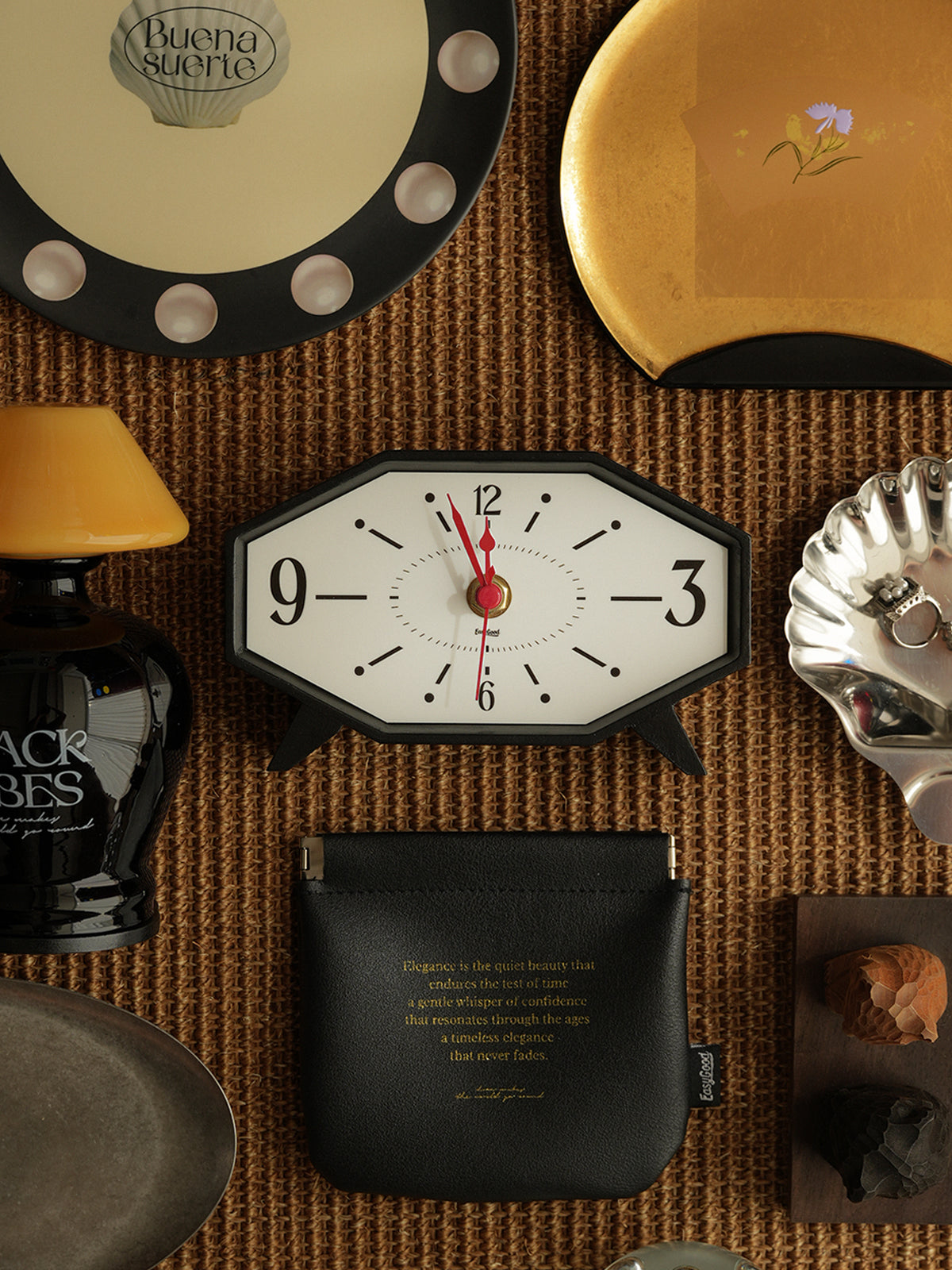 Retro Solid Wood Desktop Clock Vintage-Style Decorative Item for Home Decor