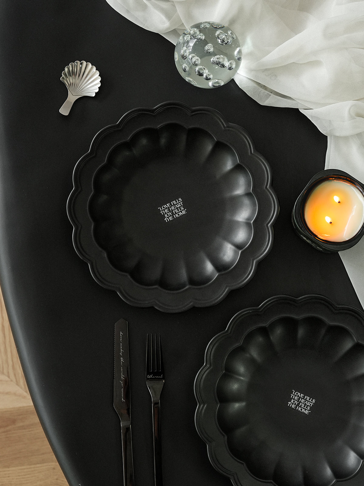 9.6" Dinner Plates, Premium Glossy Black Ceramic. Suitable for dessert, salad, breakfast, pasta, and main courses. Dishwasher and microwave safe.Ideal for Michelin-level presentation.