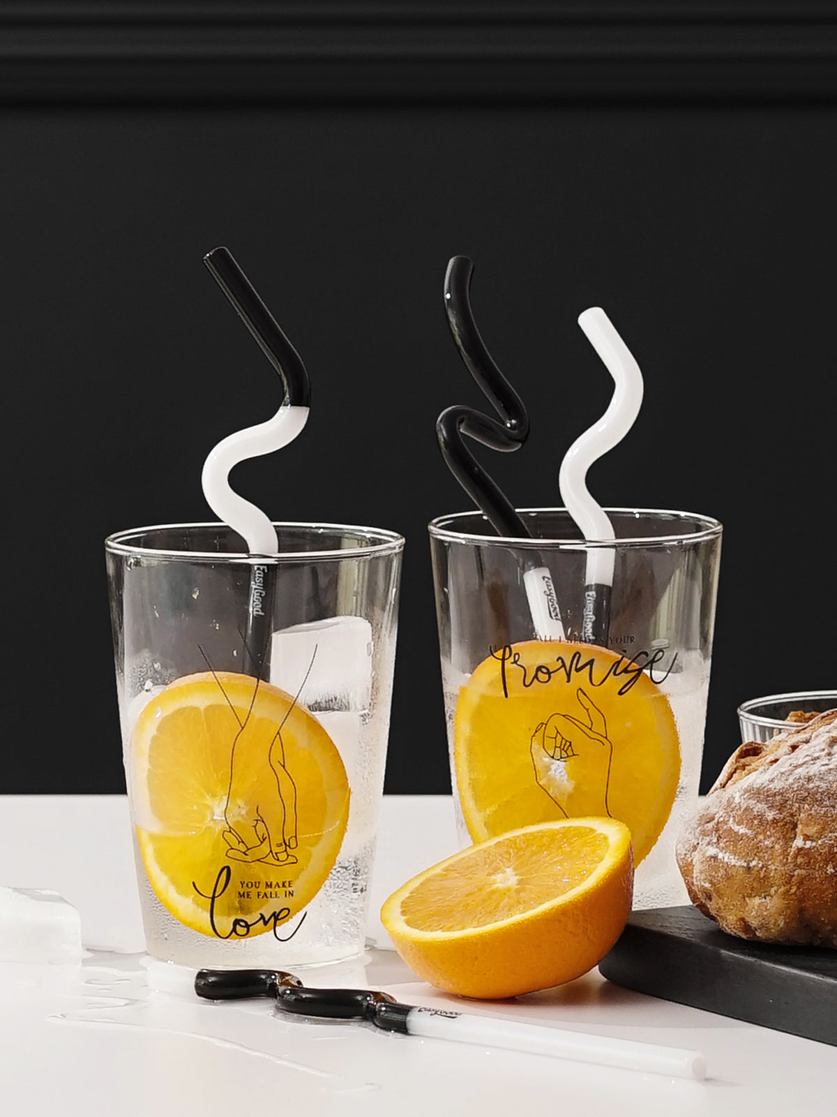 Reusable Bent Glass Straw, High Borosilicate Glass Straw for Adults and Kids, Suitable for Smoothies, Milk, Water, Juice, and Coffee